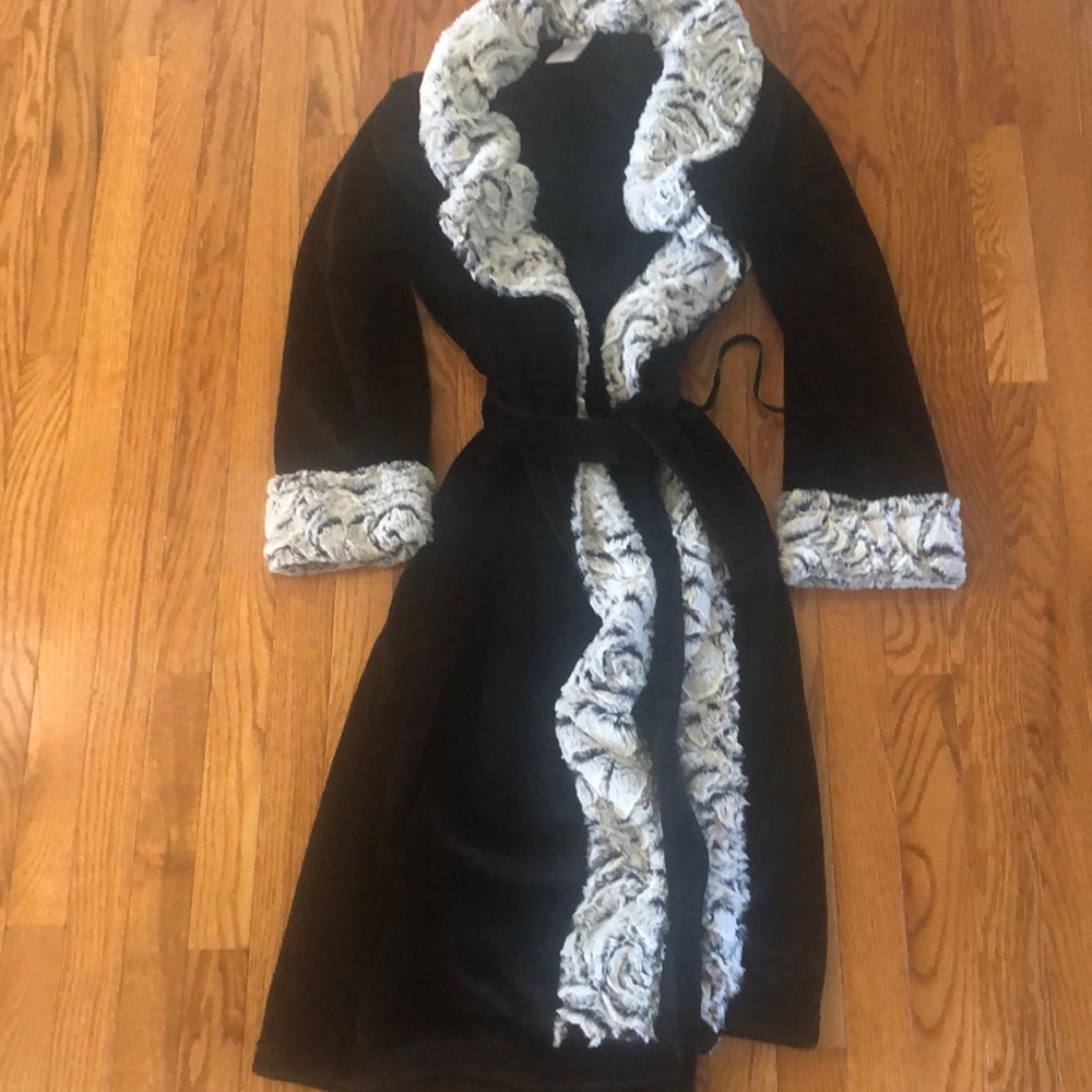 Robe, NEW